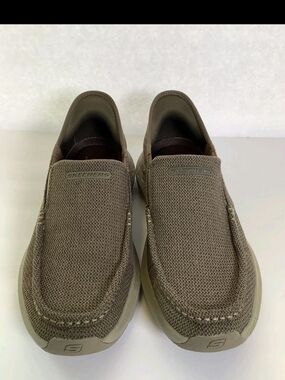 NWOT Skechers Relax Fit Air Cooled Men’s Slip-On Loafers, Size 7.5